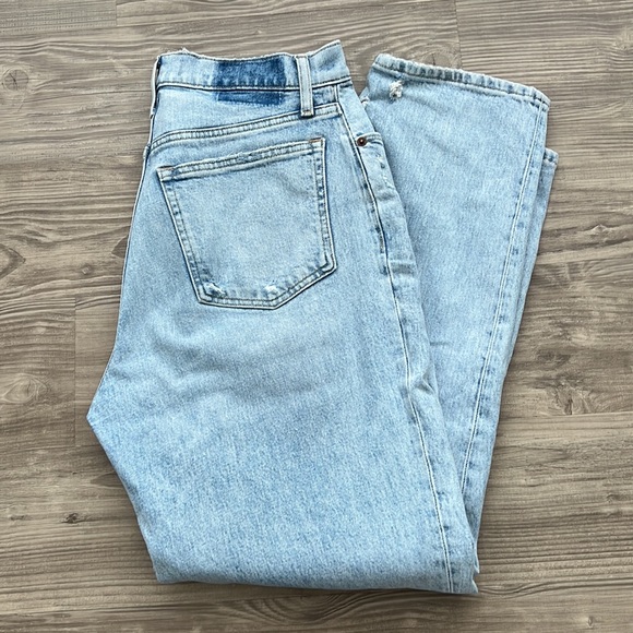 ABERCROMBIE & FITCH 90s Ultra High Rise Straight Jeans in Light Blue Wash - Picture 5 of 16